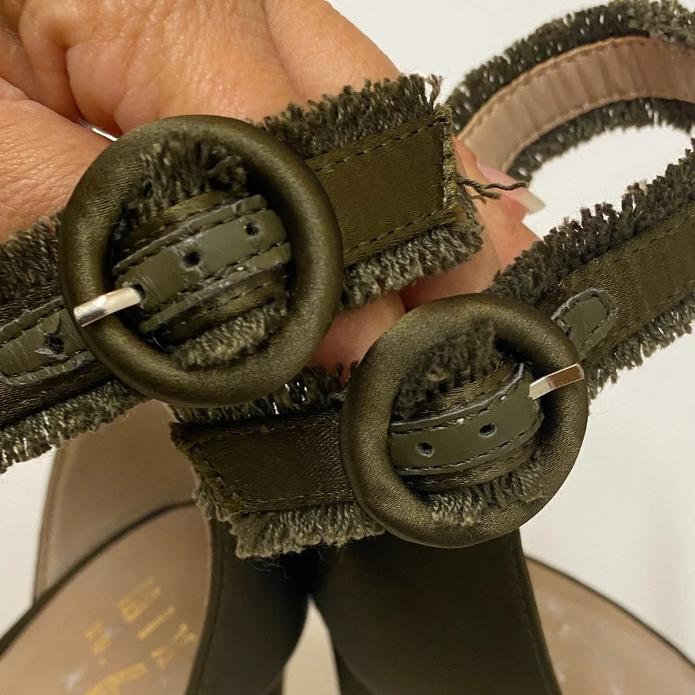 Mix No. 6  Rayane   Woman’s 4” heel in Army Green Color Size 8.5